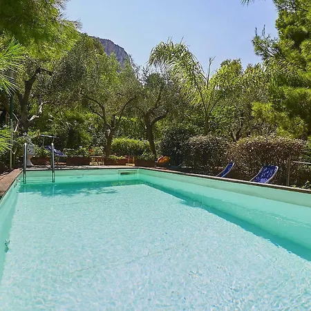Majus Villa *