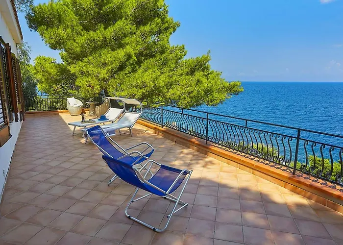 Majus Villa Porticello